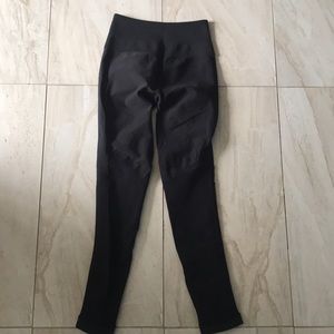 Black lululemon seamless leggings